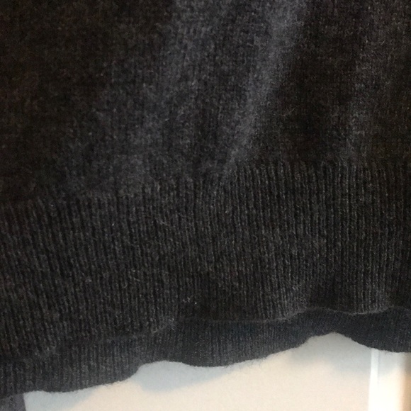 NWT 100% cashmere charcoal grey crew neck sweater - Picture 6 of 6